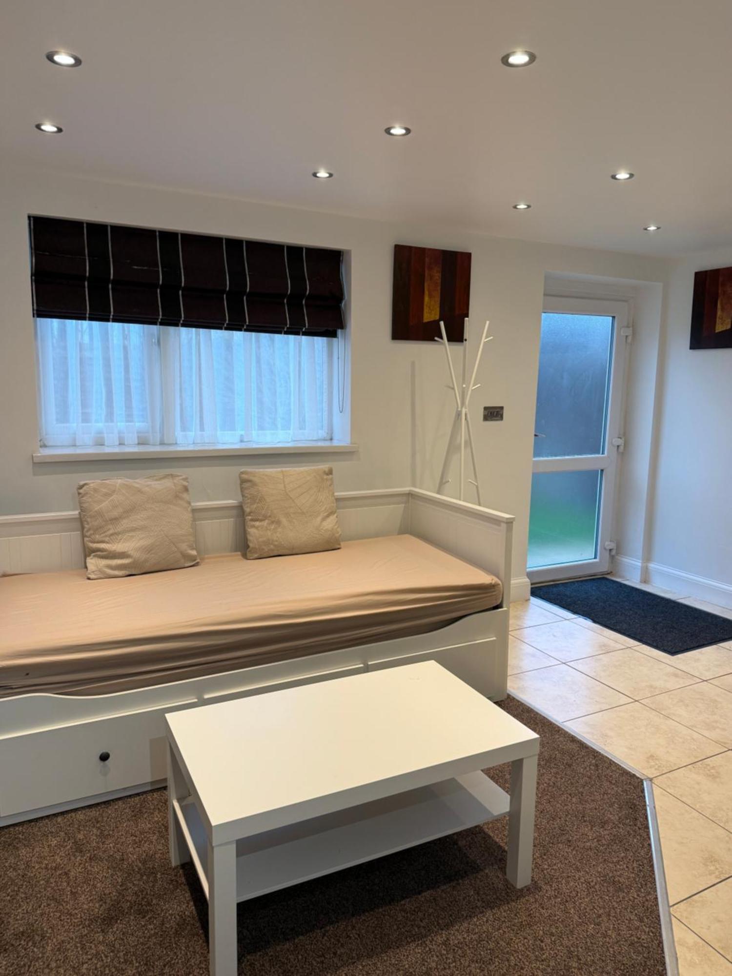 Cosy Guest Suite, West London Hounslow Extérieur photo