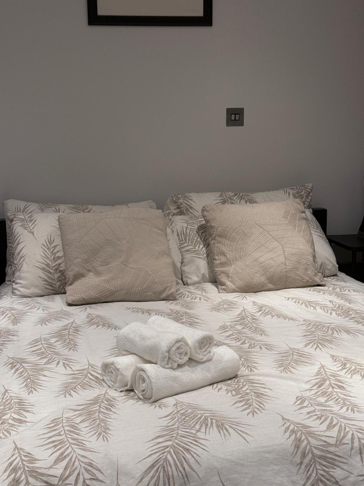 Cosy Guest Suite, West London Hounslow Extérieur photo